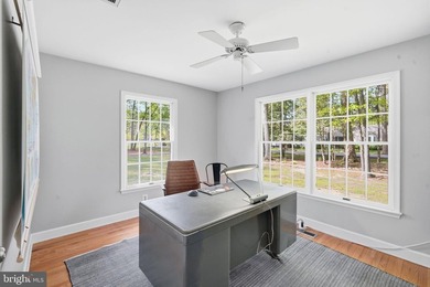 Stunning One-Level Luxury Living with Golf Course & Pond Views - photo 35