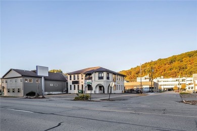 4,000+ Square foot Office Building in the heart of Kittanning! 4 - photo 10