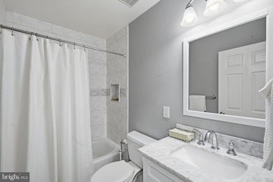Stunning One-Level Luxury Living with Golf Course & Pond Views - photo 41