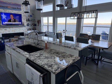 Experience luxury waterfront living in prestigious Terrace Point - photo 8