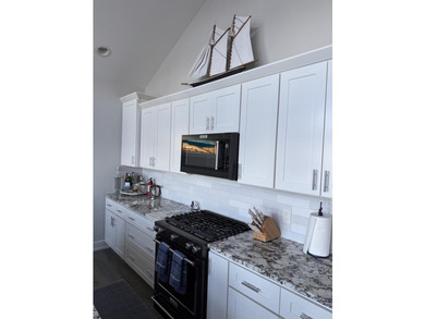 Experience luxury waterfront living in prestigious Terrace Point - photo 9