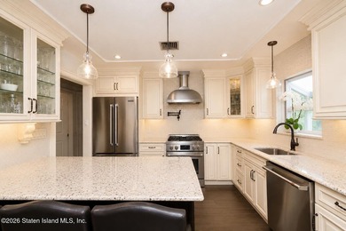 Welcome to 27 Tynan Street, a truly one-of-a-kind custom - photo 11