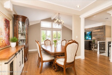 Welcome to 27 Tynan Street, a truly one-of-a-kind custom - photo 12