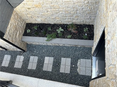 380 Springhill - photo 16