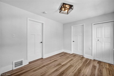 Welcome to this fully updated 3 bedrooms, 2 full bath home in - photo 24