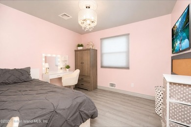 Welcome to 27 Tynan Street, a truly one-of-a-kind custom - photo 27