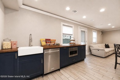 Welcome to 27 Tynan Street, a truly one-of-a-kind custom - photo 31