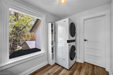 Welcome to this fully updated 3 bedrooms, 2 full bath home in - photo 32