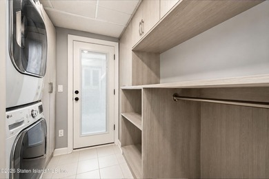 Welcome to 27 Tynan Street, a truly one-of-a-kind custom - photo 39