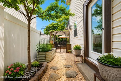 Welcome to 27 Tynan Street, a truly one-of-a-kind custom - photo 43