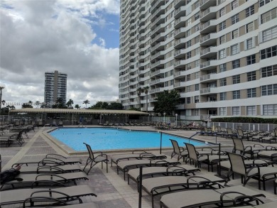 Stunning 1 Bedroom, 1.5 Bath unit located at The Hemispheres