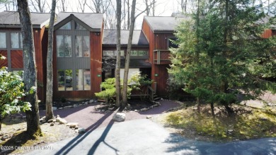 Lake Townhome/Townhouse For Sale in Lake Harmony, Pennsylvania
