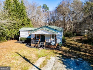 Lake Home For Sale in Hartwell, Georgia