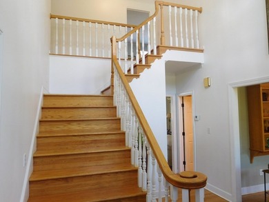 Stately 4-bedroom Georgian-style home in a premier, private - photo 4