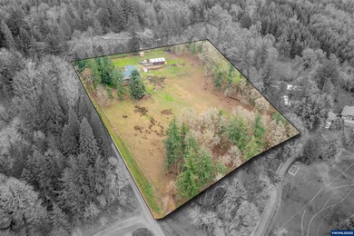 Great Albany home with tons of updates! Kitchen fully gutted and