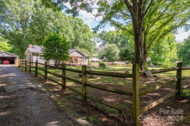 Lake Wylie Home Sale Pending in Gastonia North Carolina