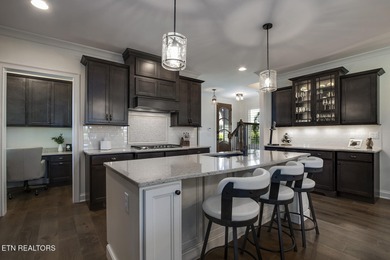 Don't miss your chance to own this stunning, better-than-new - photo 19