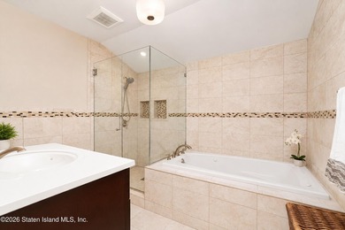 Just move right in! This one family semi-attached home in Great - photo 20