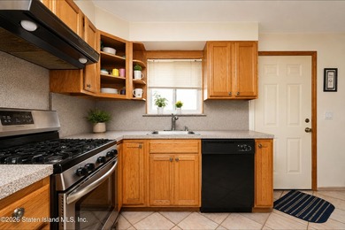 Just move right in! This one family semi-attached home in Great - photo 29