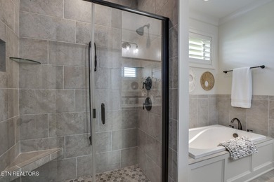 Don't miss your chance to own this stunning, better-than-new - photo 31