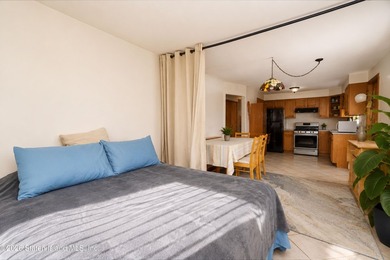 Just move right in! This one family semi-attached home in Great - photo 31