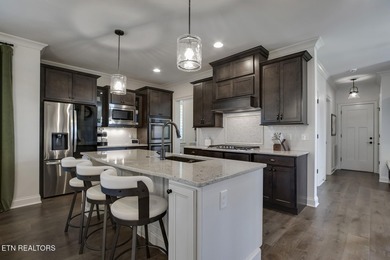 Don't miss your chance to own this stunning, better-than-new - photo 32