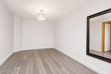 Just move right in! This one family semi-attached home in Great - photo 34