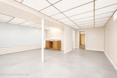 Just move right in! This one family semi-attached home in Great - photo 36