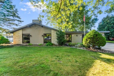 Lake Home For Sale in Mukwonago, Wisconsin