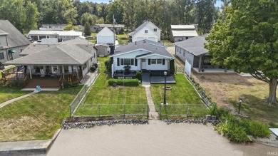 Lake Home For Sale in Wolcottville, Indiana