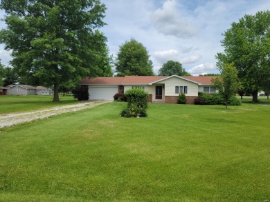 Lou Yaeger Lake Home For Sale in Litchfield Illinois
