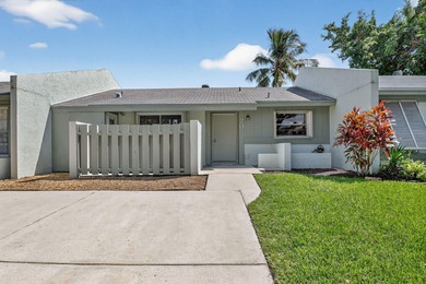 Lake Home For Sale in Boynton Beach, Florida