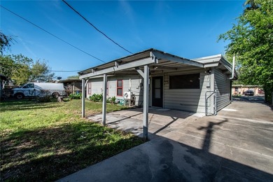 Welcome to this lovingly cared-for 3-bedroom, 1-bath home that - photo 24