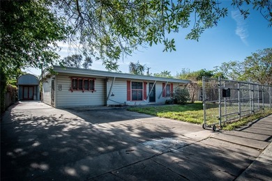 Welcome to this lovingly cared-for 3-bedroom, 1-bath home that - photo 29