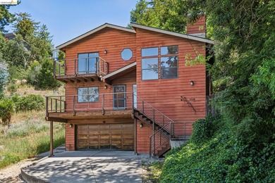TRANSPARENT PRICING - Perched in the secluded Oakland Hills near - photo 2