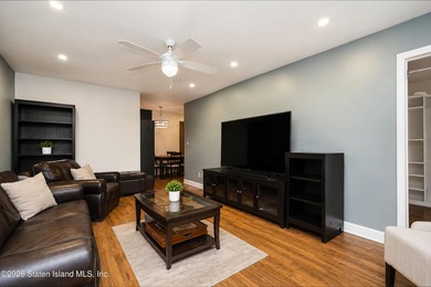 Beautifully renovated 2-bedroom condo in a phenomenal location! - photo 12