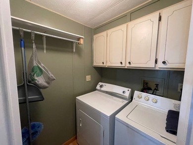 Extremely well maintained Palm Harbor Home with popular split - photo 14