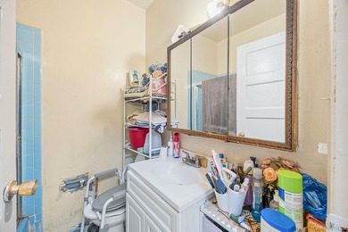 Welcome to this well-maintained single-family home in the heart - photo 15