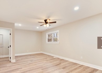 Completely renovated 3 Bedroom,2 bathroom 1512 sq ft.New HVAC - photo 18