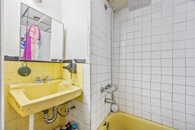 Welcome to this well-maintained single-family home in the heart - photo 19