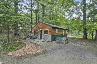 Spider Lake Home For Sale in Traverse City Michigan