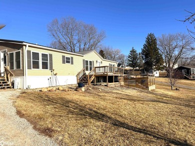 Experience Panoramic lake front views with second tier pricing - photo 3