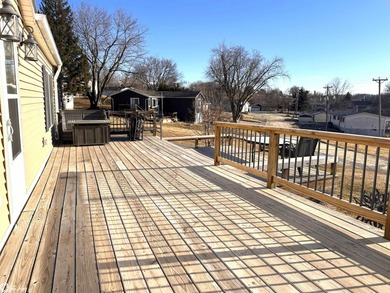 Experience Panoramic lake front views with second tier pricing - photo 4