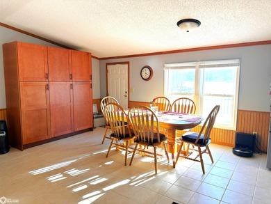Experience Panoramic lake front views with second tier pricing - photo 10