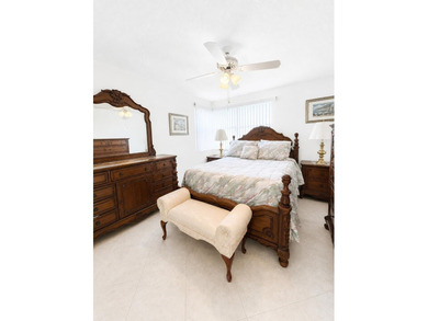 Beautifully updated HUGE corner-unit condo in the desirable - photo 11