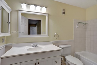 Updated spacious 2/2 with newer appliances including A/C. 2nd - photo 14