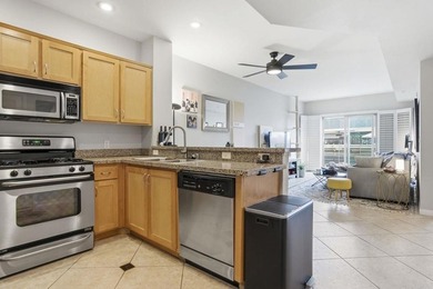 Perched above the Gaslamp Quarter, this fifth floor 1-bed - photo 14