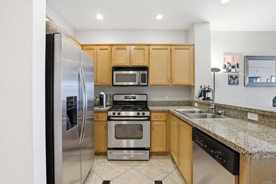 Perched above the Gaslamp Quarter, this fifth floor 1-bed - photo 15