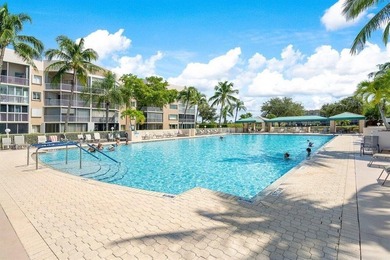 Beautifully updated HUGE corner-unit condo in the desirable - photo 21