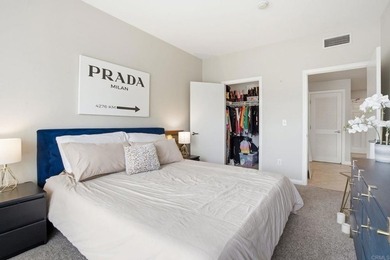 Perched above the Gaslamp Quarter, this fifth floor 1-bed - photo 24